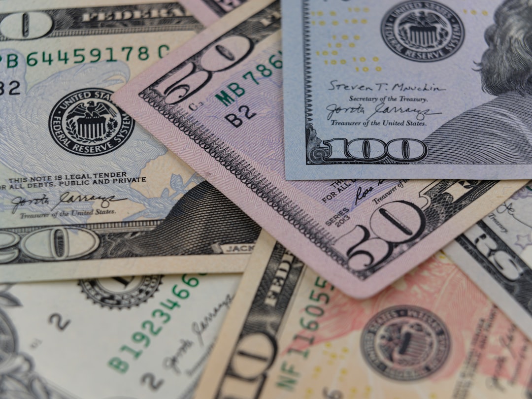 US Consumer Debt Crisis Deepens as Rate Uncertainty Paralyzes Households